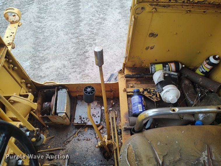 image for item KI9975 1963 Caterpillar 12  rigid frame motor grader