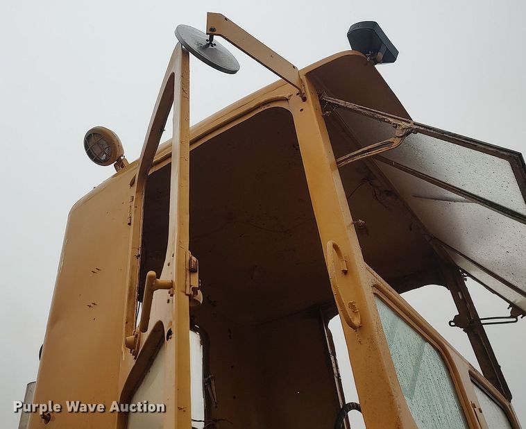 image for item KI9975 1963 Caterpillar 12  rigid frame motor grader