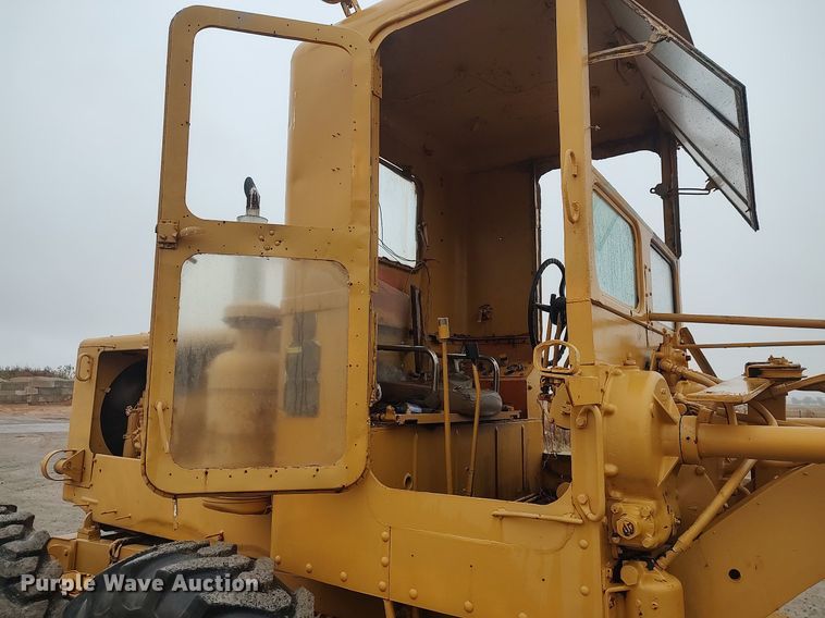 image for item KI9975 1963 Caterpillar 12  rigid frame motor grader