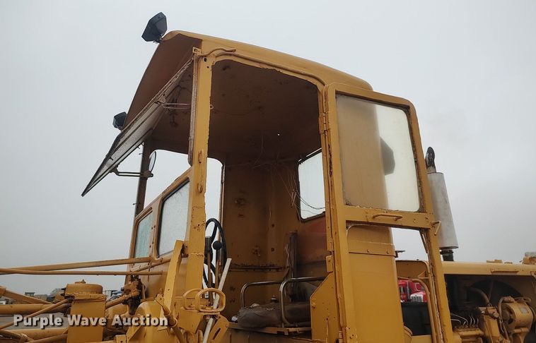 image for item KI9975 1963 Caterpillar 12  rigid frame motor grader