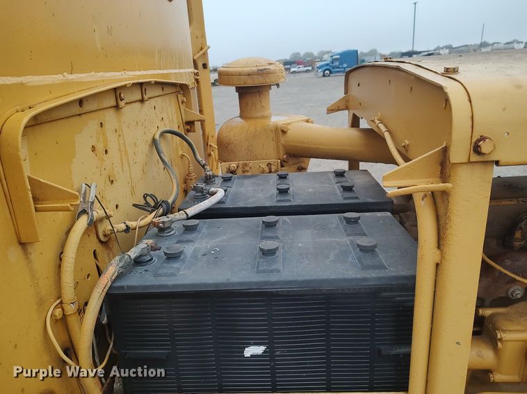 image for item KI9975 1963 Caterpillar 12  rigid frame motor grader