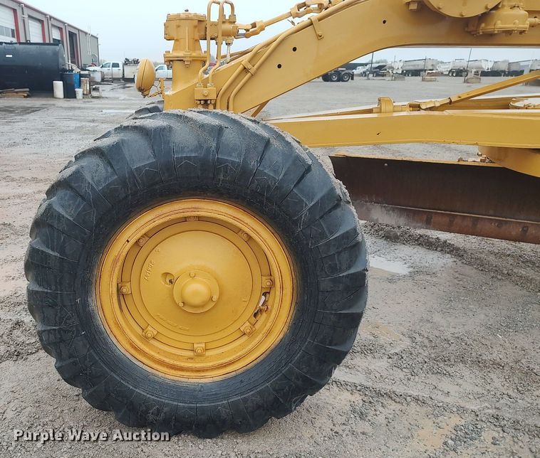 image for item KI9975 1963 Caterpillar 12  rigid frame motor grader