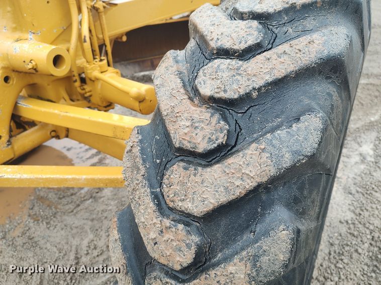 image for item KI9975 1963 Caterpillar 12  rigid frame motor grader