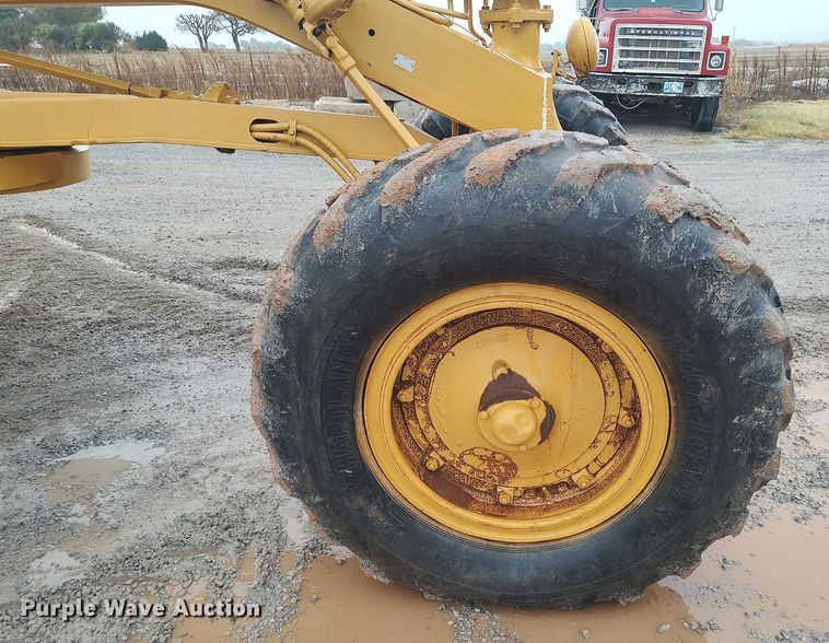 image for item KI9975 1963 Caterpillar 12  rigid frame motor grader