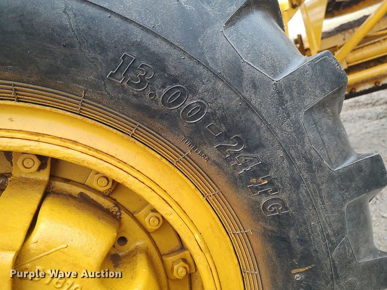 image for item KI9975 1963 Caterpillar 12  rigid frame motor grader