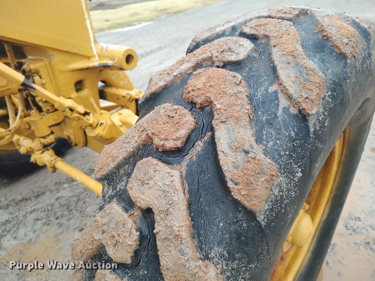 image for item KI9975 1963 Caterpillar 12  rigid frame motor grader