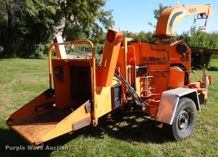 image for item KW9511 2010 Altec DC1317  wood chipper