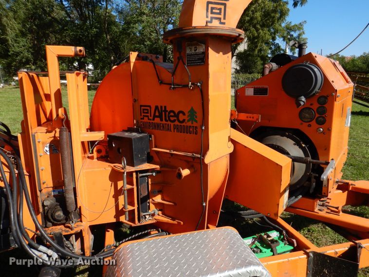 image for item KW9511 2010 Altec DC1317  wood chipper