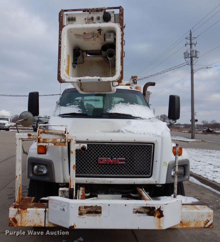 image for item KW9660 2004 GMC C8500  bucket truck