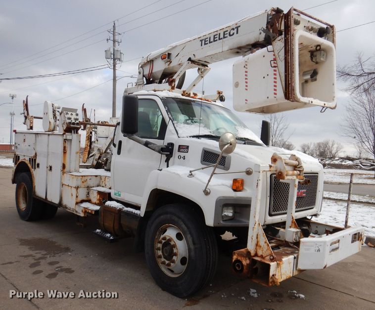 image for item KW9660 2004 GMC C8500  bucket truck