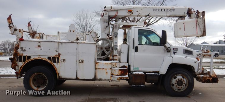 image for item KW9660 2004 GMC C8500  bucket truck