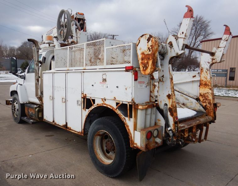 image for item KW9660 2004 GMC C8500  bucket truck