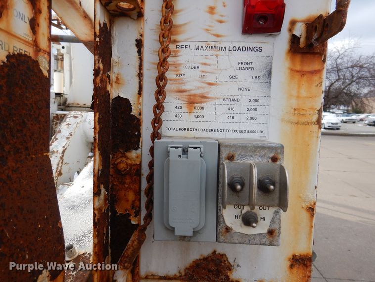 image for item KW9660 2004 GMC C8500  bucket truck