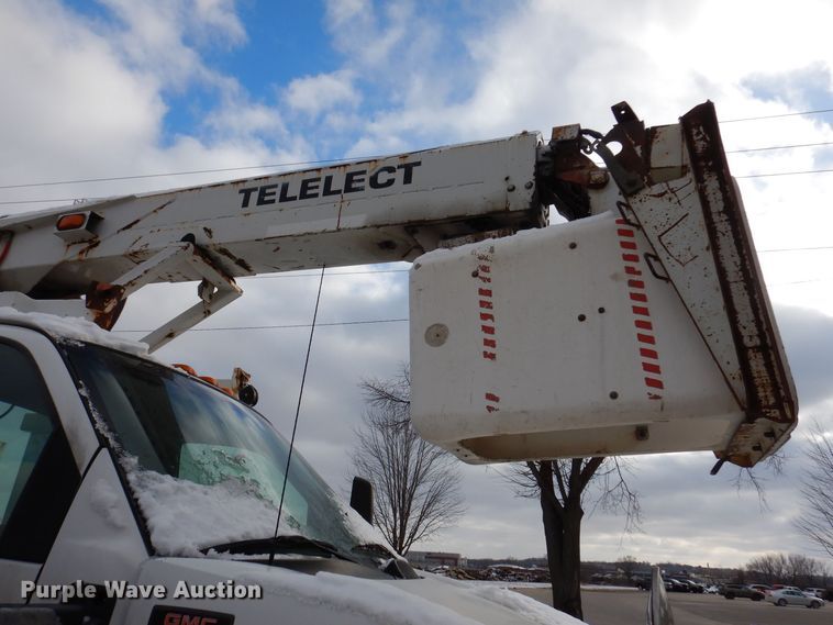 image for item KW9660 2004 GMC C8500  bucket truck