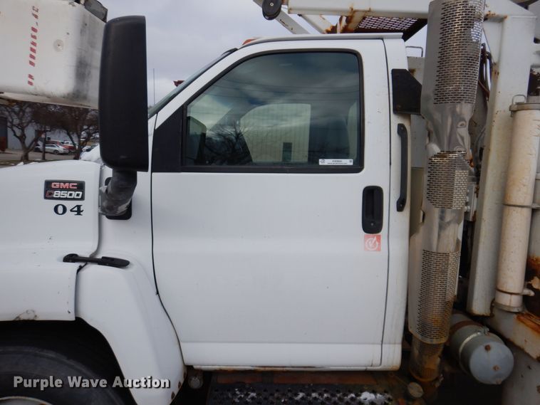 image for item KW9660 2004 GMC C8500  bucket truck