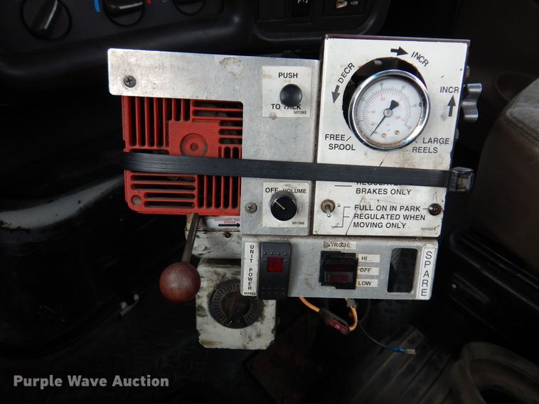 image for item KW9660 2004 GMC C8500  bucket truck