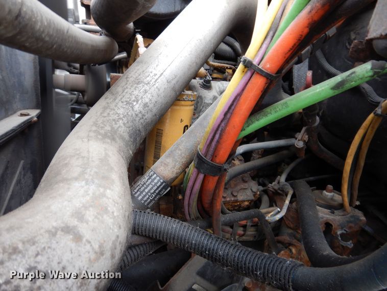 image for item KW9660 2004 GMC C8500  bucket truck