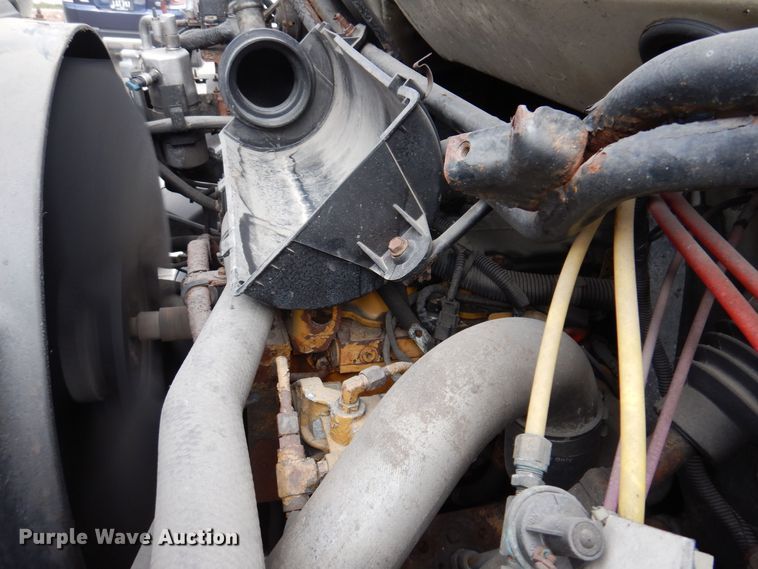 image for item KW9660 2004 GMC C8500  bucket truck