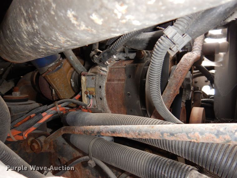 image for item KW9660 2004 GMC C8500  bucket truck