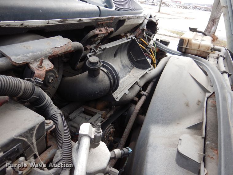 image for item KW9660 2004 GMC C8500  bucket truck