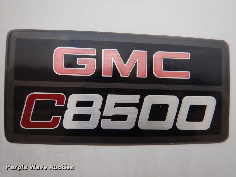 image for item KW9660 2004 GMC C8500  bucket truck