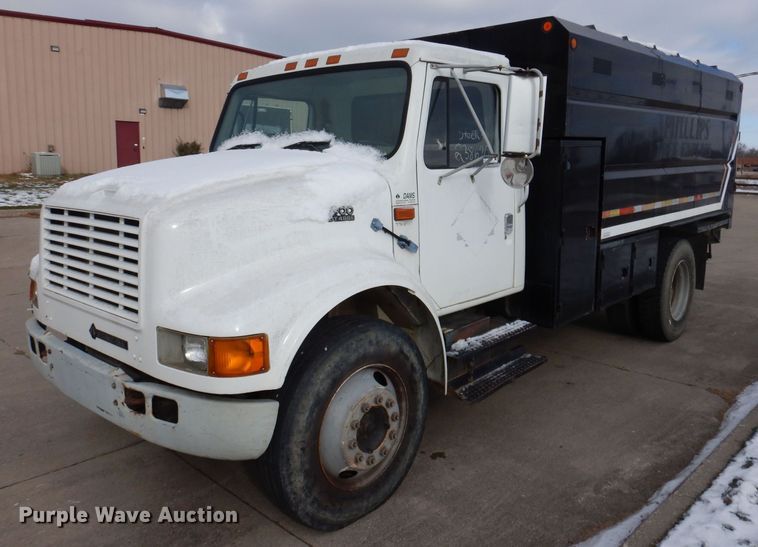 image for item KW9661 2000 International 4700  chipper truck