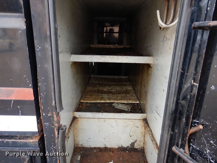 image for item KW9661 2000 International 4700  chipper truck