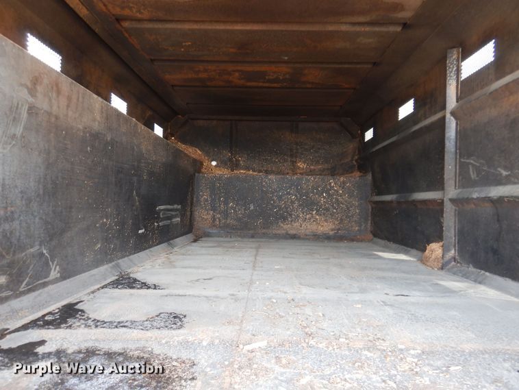 image for item KW9661 2000 International 4700  chipper truck