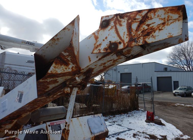 image for item KW9662 Wood Chuck Chipper  wood chipper