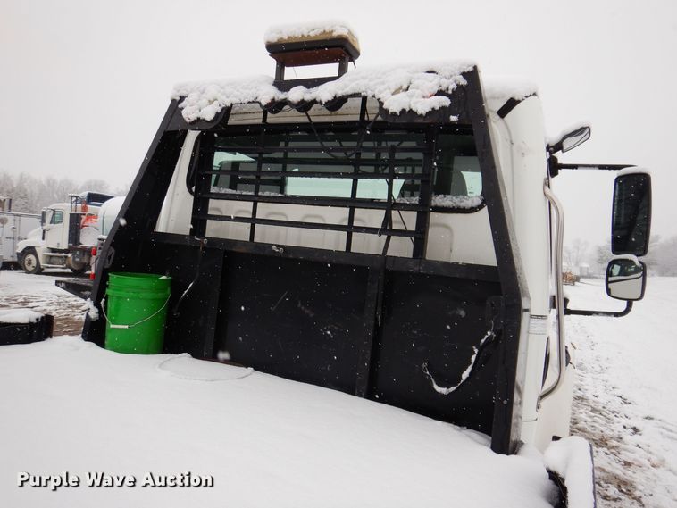 image for item KW9685 2004 Freightliner Business Class M2  flatbed truck