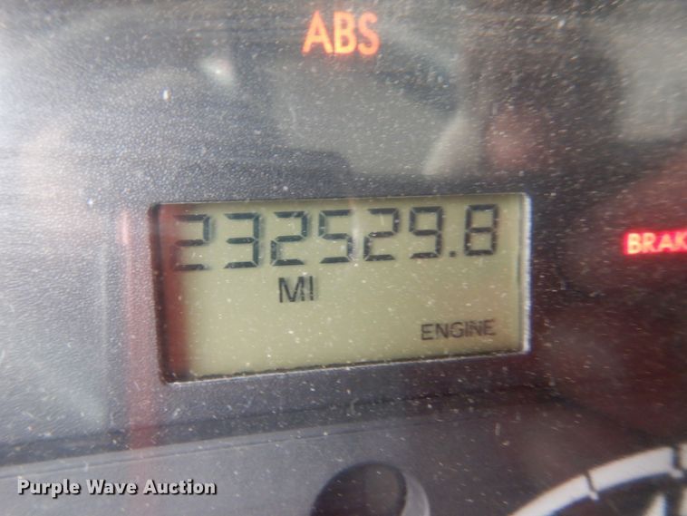 image for item KW9685 2004 Freightliner Business Class M2  flatbed truck