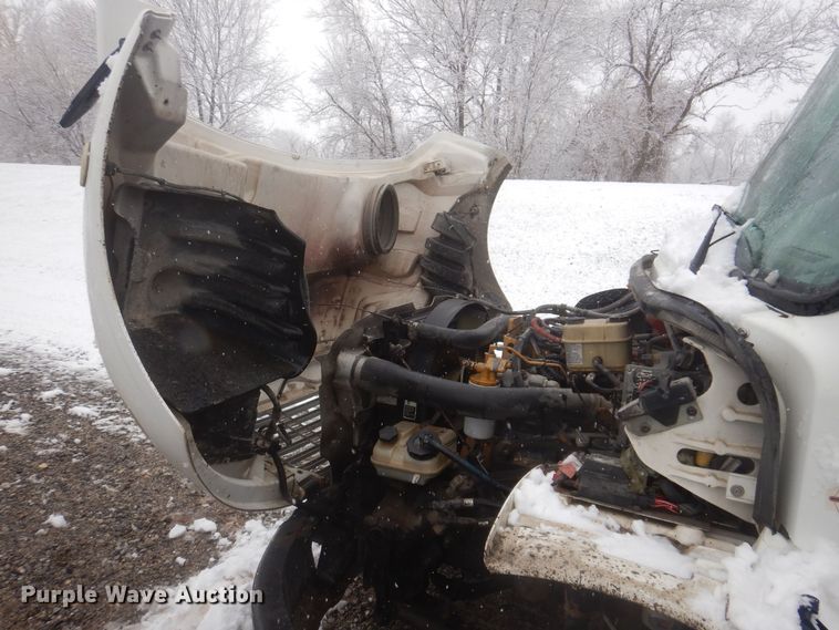 image for item KW9685 2004 Freightliner Business Class M2  flatbed truck