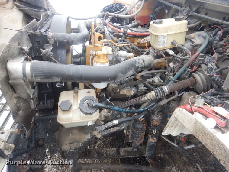 image for item KW9685 2004 Freightliner Business Class M2  flatbed truck