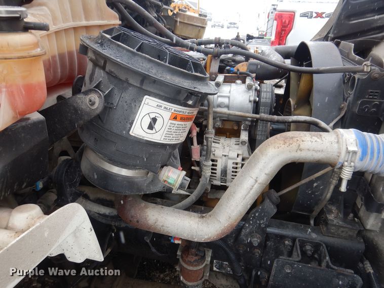 image for item KW9685 2004 Freightliner Business Class M2  flatbed truck