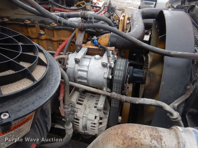 image for item KW9685 2004 Freightliner Business Class M2  flatbed truck