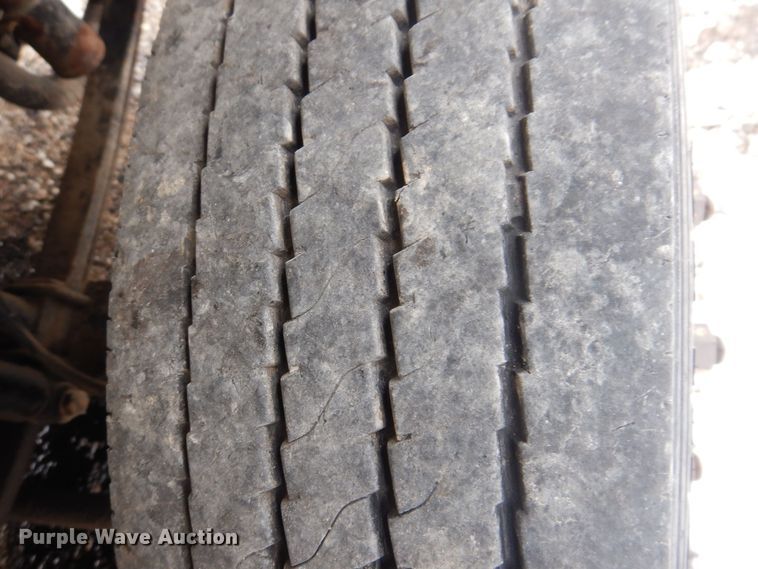 image for item KW9685 2004 Freightliner Business Class M2  flatbed truck