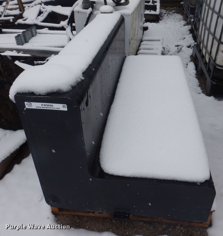 image for item KW9686 (2) auxiliary fuel tanks