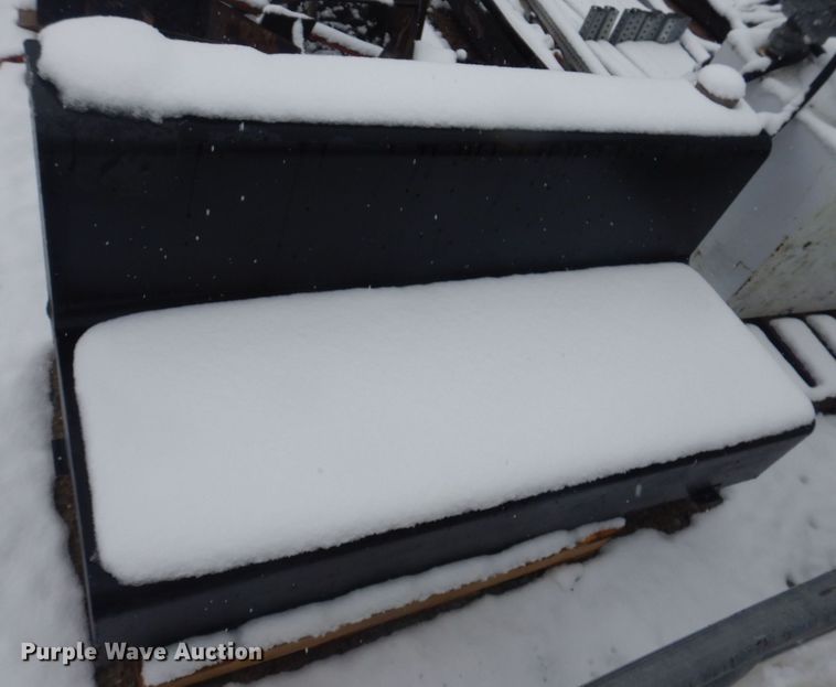 image for item KW9686 (2) auxiliary fuel tanks