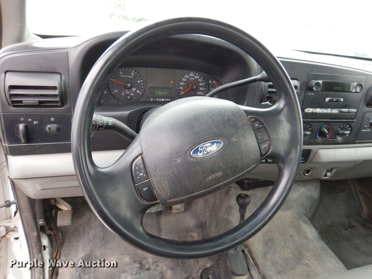 image for item KW9700 2006 Ford F450 Super Duty XL  flatbed truck