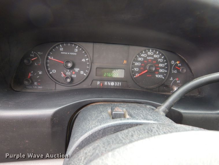 image for item KW9700 2006 Ford F450 Super Duty XL  flatbed truck