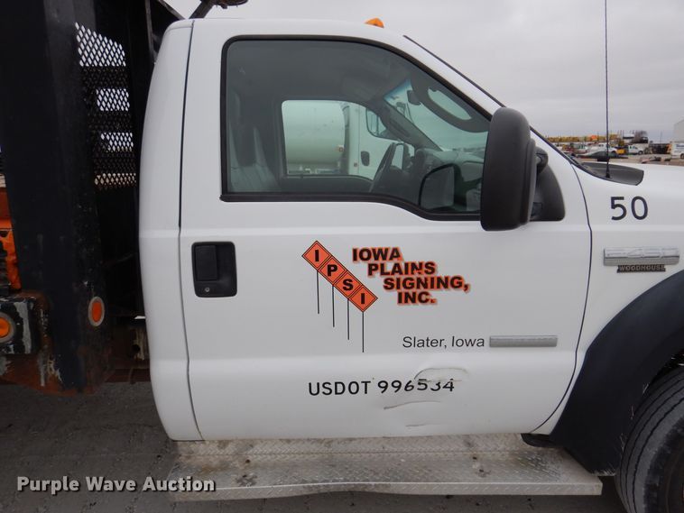 image for item KW9700 2006 Ford F450 Super Duty XL  flatbed truck