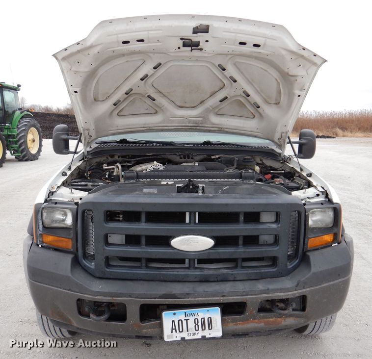 image for item KW9700 2006 Ford F450 Super Duty XL  flatbed truck