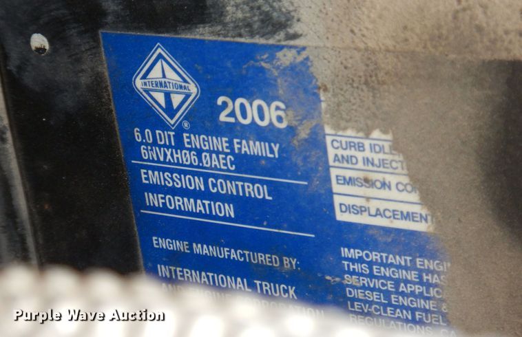 image for item KW9700 2006 Ford F450 Super Duty XL  flatbed truck