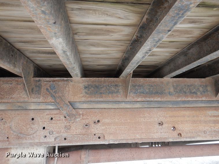 image for item KW9700 2006 Ford F450 Super Duty XL  flatbed truck