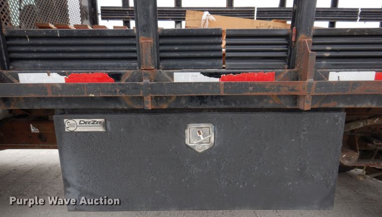 image for item KW9700 2006 Ford F450 Super Duty XL  flatbed truck