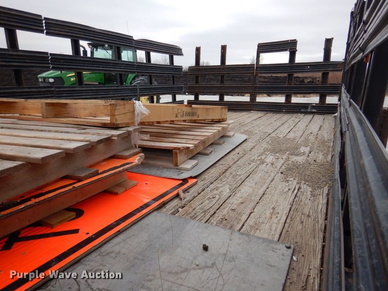 image for item KW9700 2006 Ford F450 Super Duty XL  flatbed truck