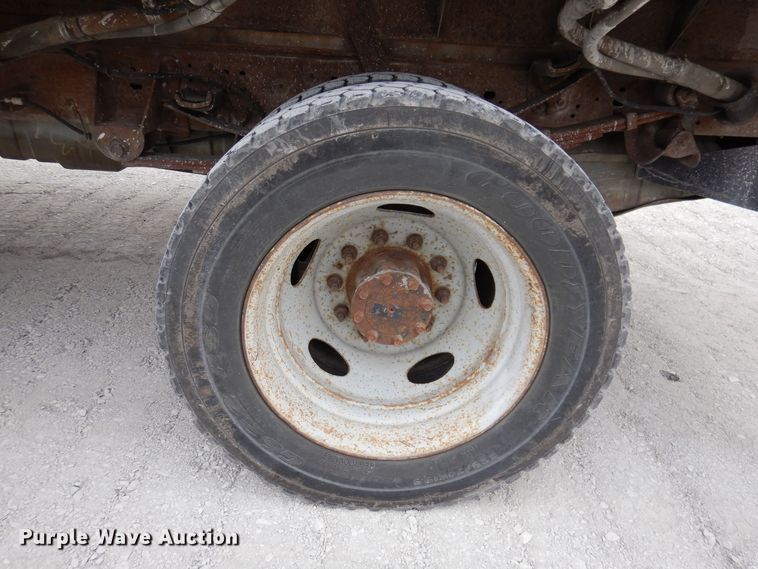 image for item KW9700 2006 Ford F450 Super Duty XL  flatbed truck