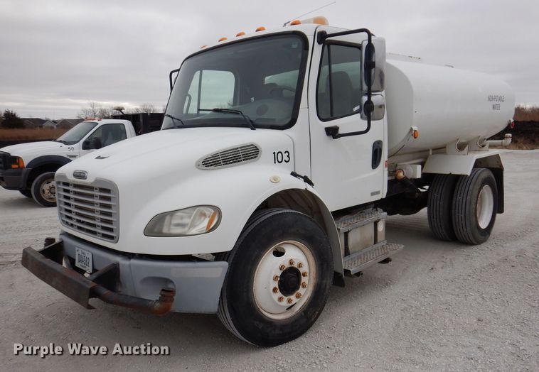 image for item KW9701 2006 Freightliner Business Class M2  water truck
