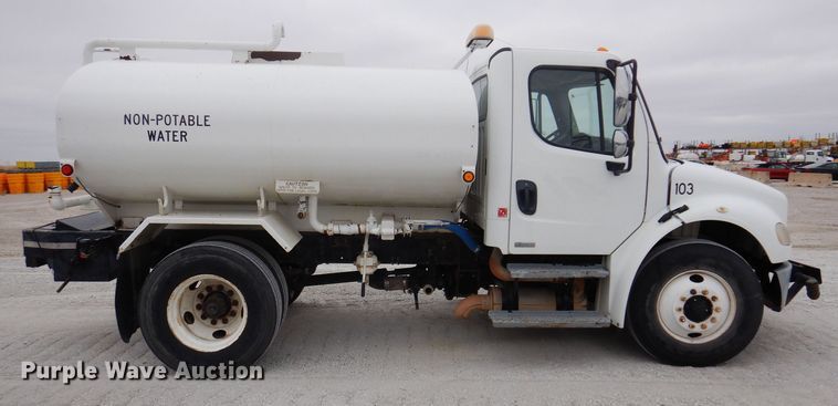 image for item KW9701 2006 Freightliner Business Class M2  water truck