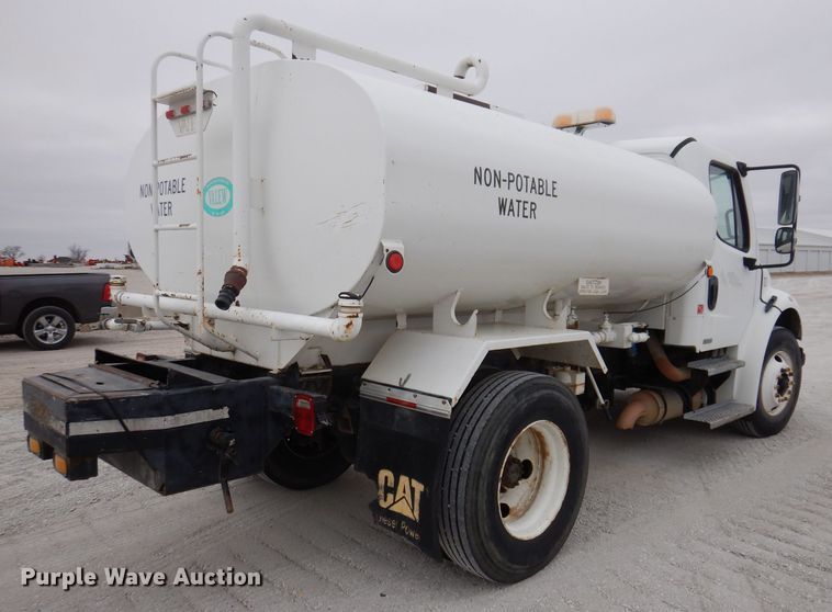 image for item KW9701 2006 Freightliner Business Class M2  water truck